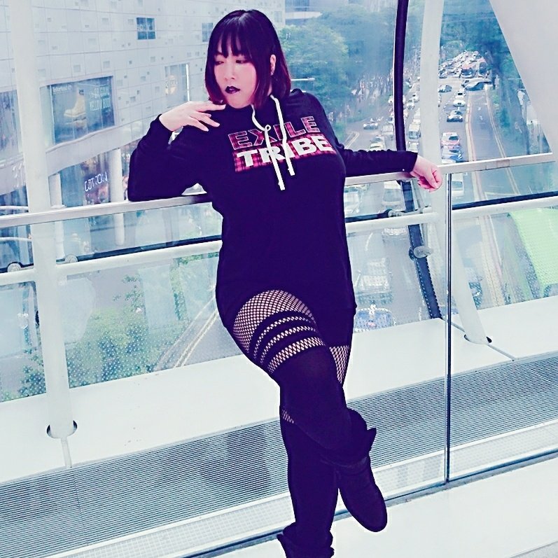 sakiaishida's tweet photo. #NewProfilePic #ets #exiletribestation #blackmilk #blackmilkclothing #sportystripeshosiery #ud #urbandecayvanity #KvD #metalmatte #ootd https://t.co/Hy0GEWXlHq