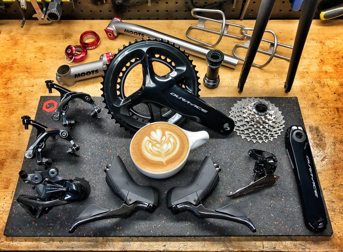 Uluslararası Kahve Günü Kutlu olsun. Güne bir bardak kahve bisikletle başlamaktan daha iyisi var mıdır? ☕️ 🚵🏼