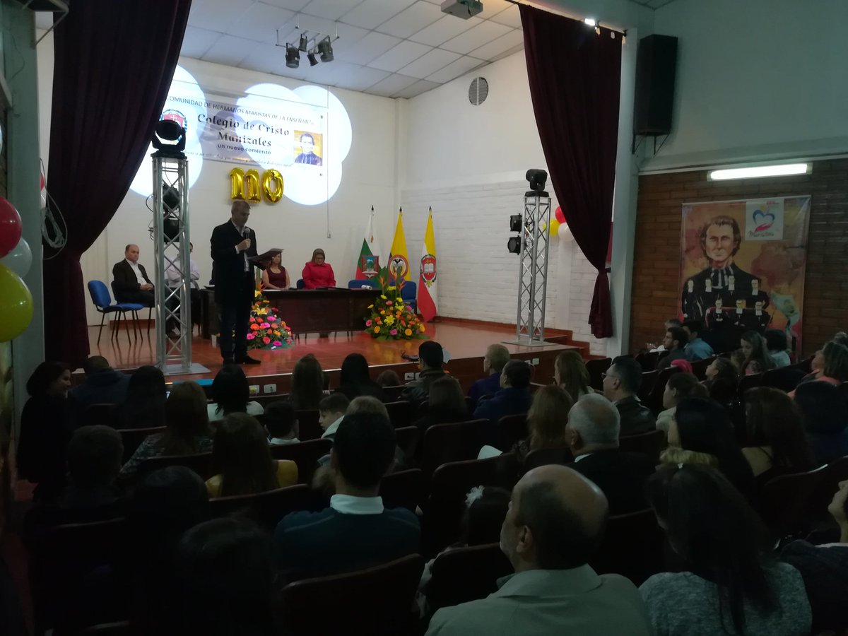 jorgeogarciar's tweet photo. Celebrando los 110 años de historia del #Colcristo en #Manizales, gracias a la comunidad de los hermanos #maristas por su aporte a la ciudad https://t.co/JAAmr5A2rb