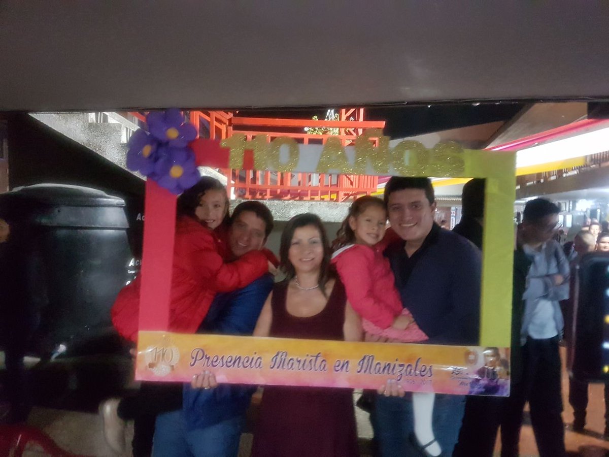 jorgeogarciar's tweet photo. Celebrando los 110 años de historia del #Colcristo en #Manizales, gracias a la comunidad de los hermanos #maristas por su aporte a la ciudad https://t.co/JAAmr5A2rb