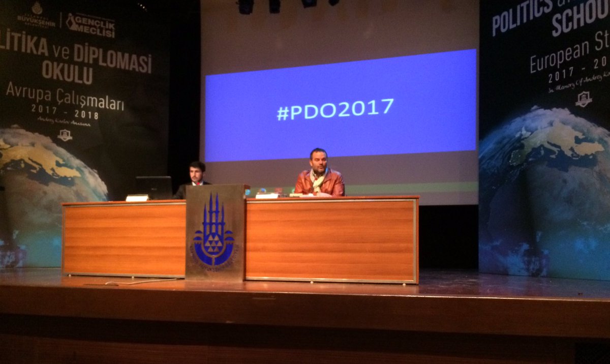PDiplomasiOkulu's tweet photo. Avrupada medeniyet krizi konu başlığı ile 4. Oturumumuza Kemal ÖZTÜRK devam ediyoruz. #PDO2017 https://t.co/bZ8gVsfdrS