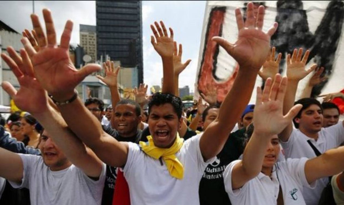 ElNacionalWeb's tweet photo. El movimiento estudiantil llama a no claudicar y votar el 15 de octubre https://t.co/UaFUcVyORn https://t.co/9hdPQRKifJ
