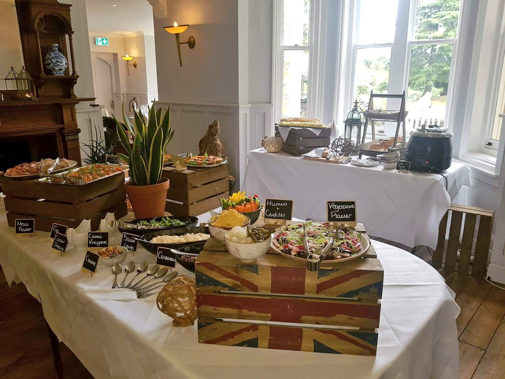 OakleyKitchen's tweet photo. Sunday lunch in the Dining room is back! #SundayFunday #spotthechicken #Autumnvibes https://t.co/CzC386bW6o