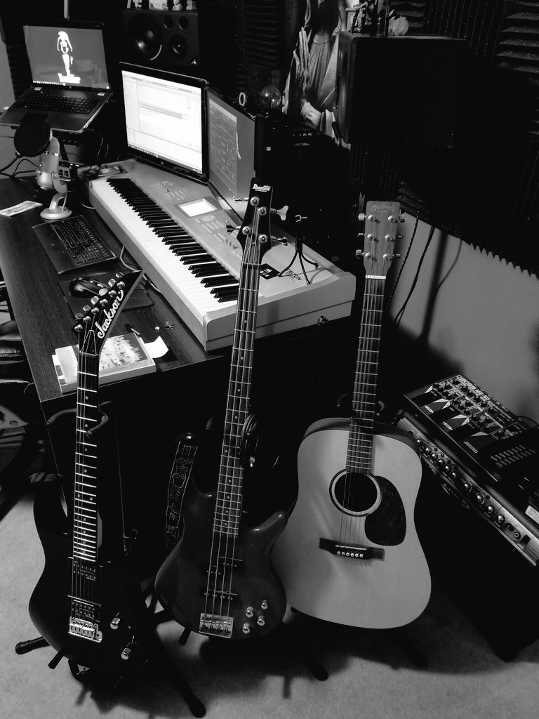 DJSeanLogic's tweet photo. Must finish more #music 🎹🎸🔊 #riseandgrind #ableton https://t.co/tn0Bi8eaAR
