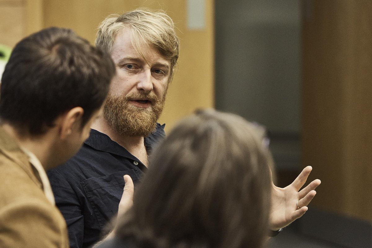 Director Hugh Welchman visits us and shares his insights on creating #LovingVincent with media students: ow.ly/nYVh30fwofd