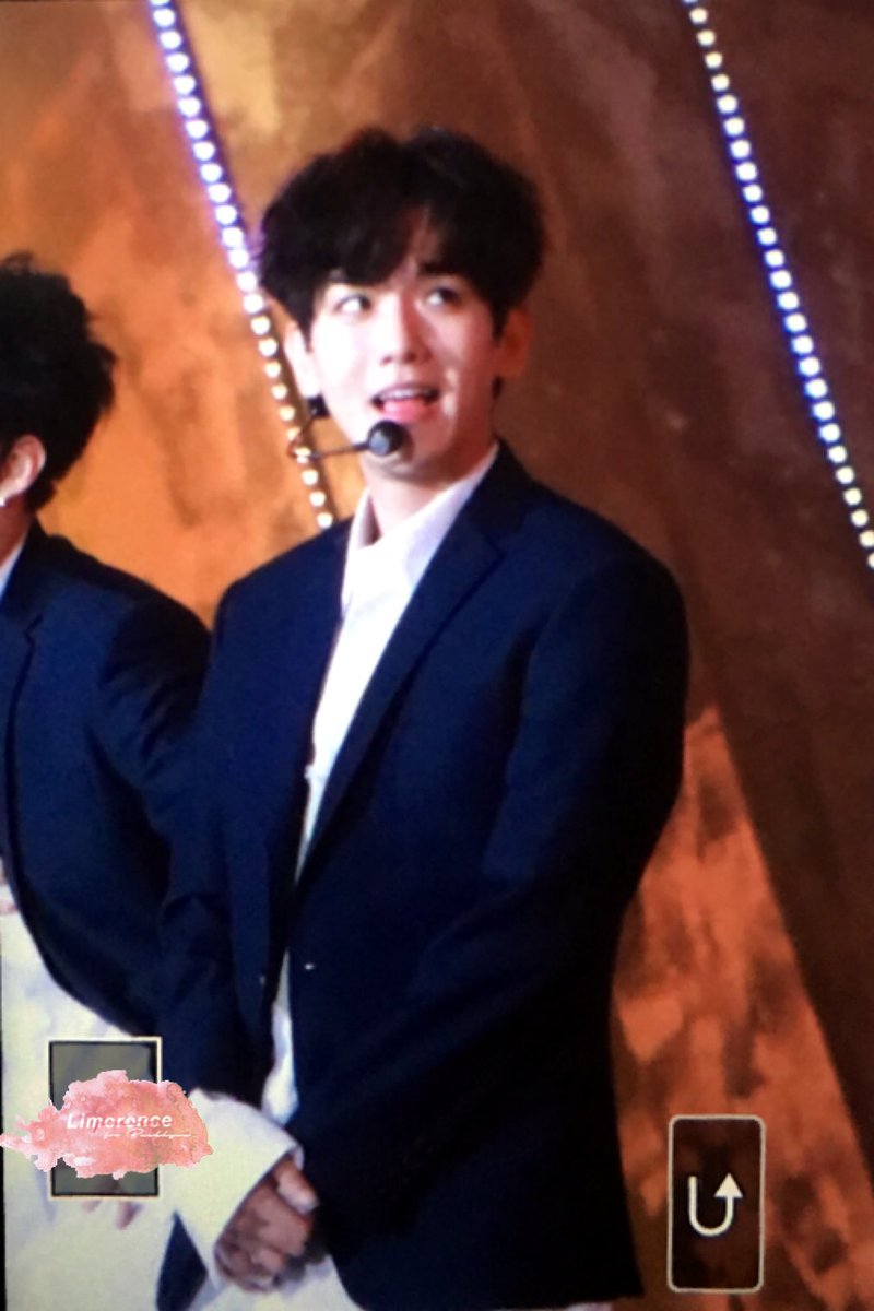 Limerence_04's tweet photo. 171001 KMF
#EXO #BAEKHYUN #엑소 #백현 https://t.co/R4cajt5gCC