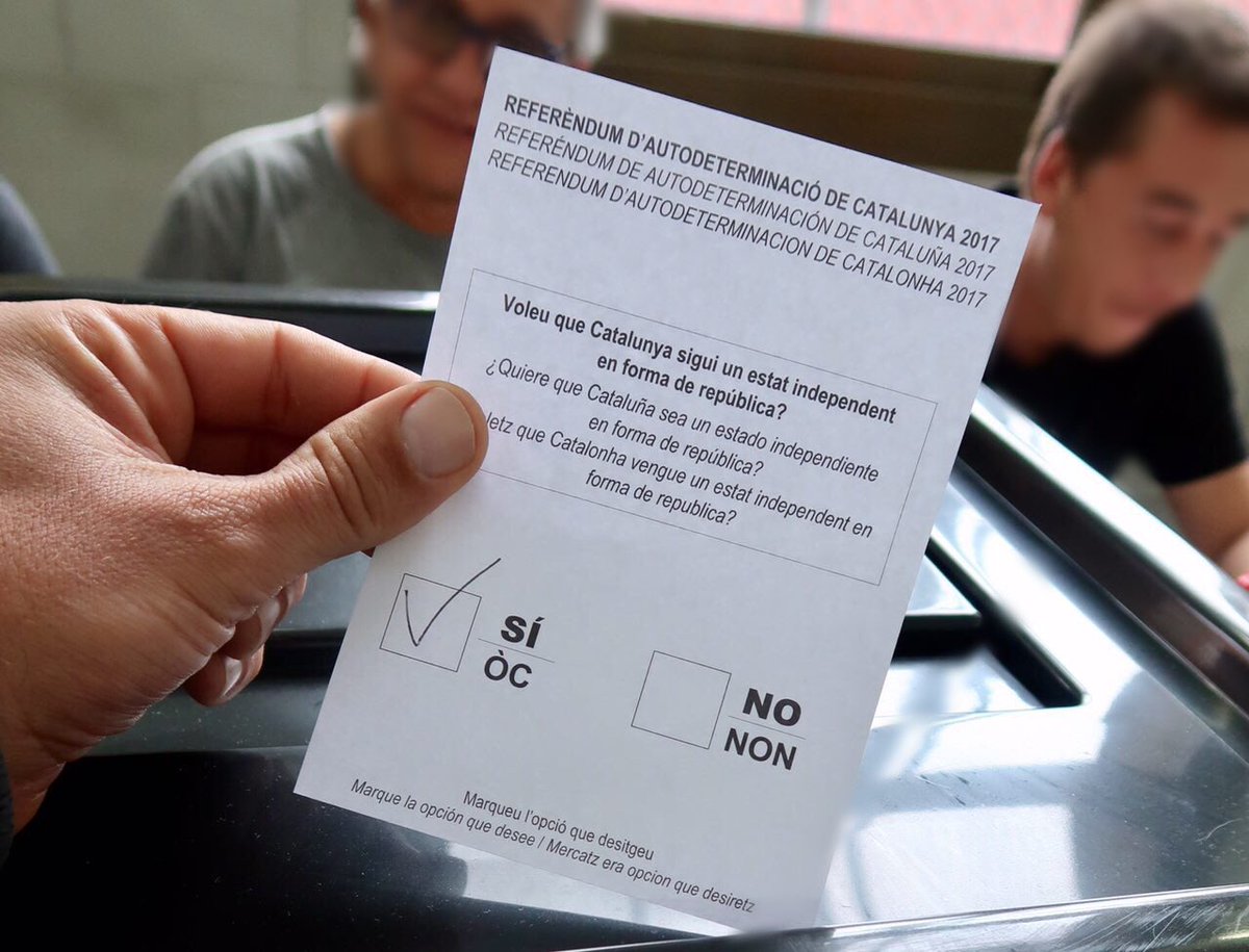 assemblea's tweet photo. Els qui ja heu votat, quedeu-vos a les escoles! Mantinguem-les, són la nostra força! #CATvotaSÍ https://t.co/ahUONazpiN