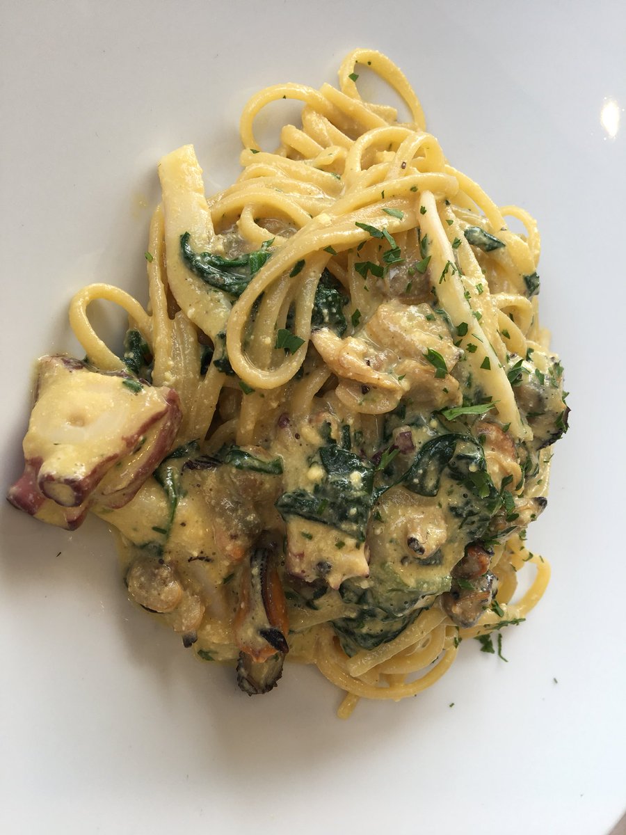 MammaPoppins's tweet photo. E dopo un pranzo così sul lungo mare di Portoferraio, siamo pronti per continuare la giornata! Qui si mangia divinamente 😋😍 #ElbaActive17 https://t.co/GBxUVgPdWw