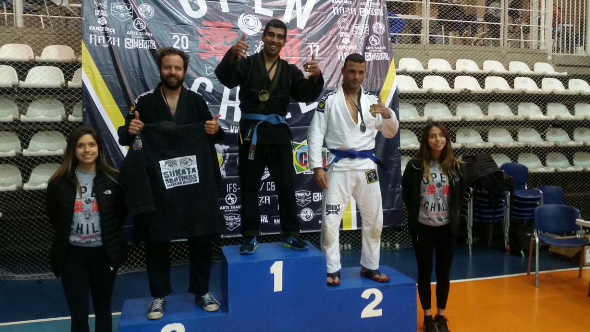 En Viña del mar el Sargento 2do. Alarcon Garcia gana el 1er lugar en el sudamericano de Jiu jitsu brasilero en categoria Master medio
