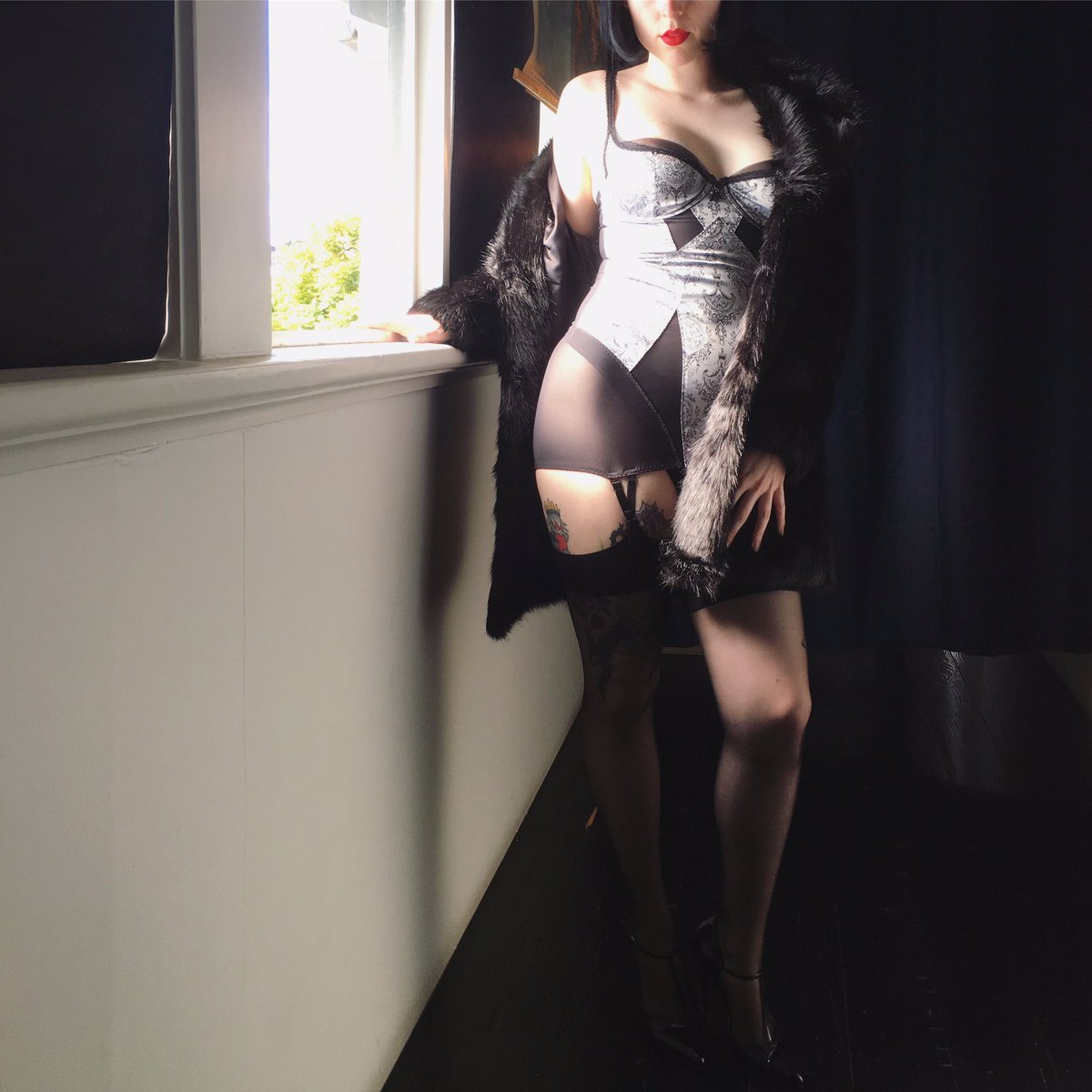 FemDomAeon's tweet photo. Venus in fur 🏹
#fur #Mistress #BDSM #kink #domme #dominatrix #temple22 #lingerie #stockings #shoes #legs https://t.co/8V7UItTG1K