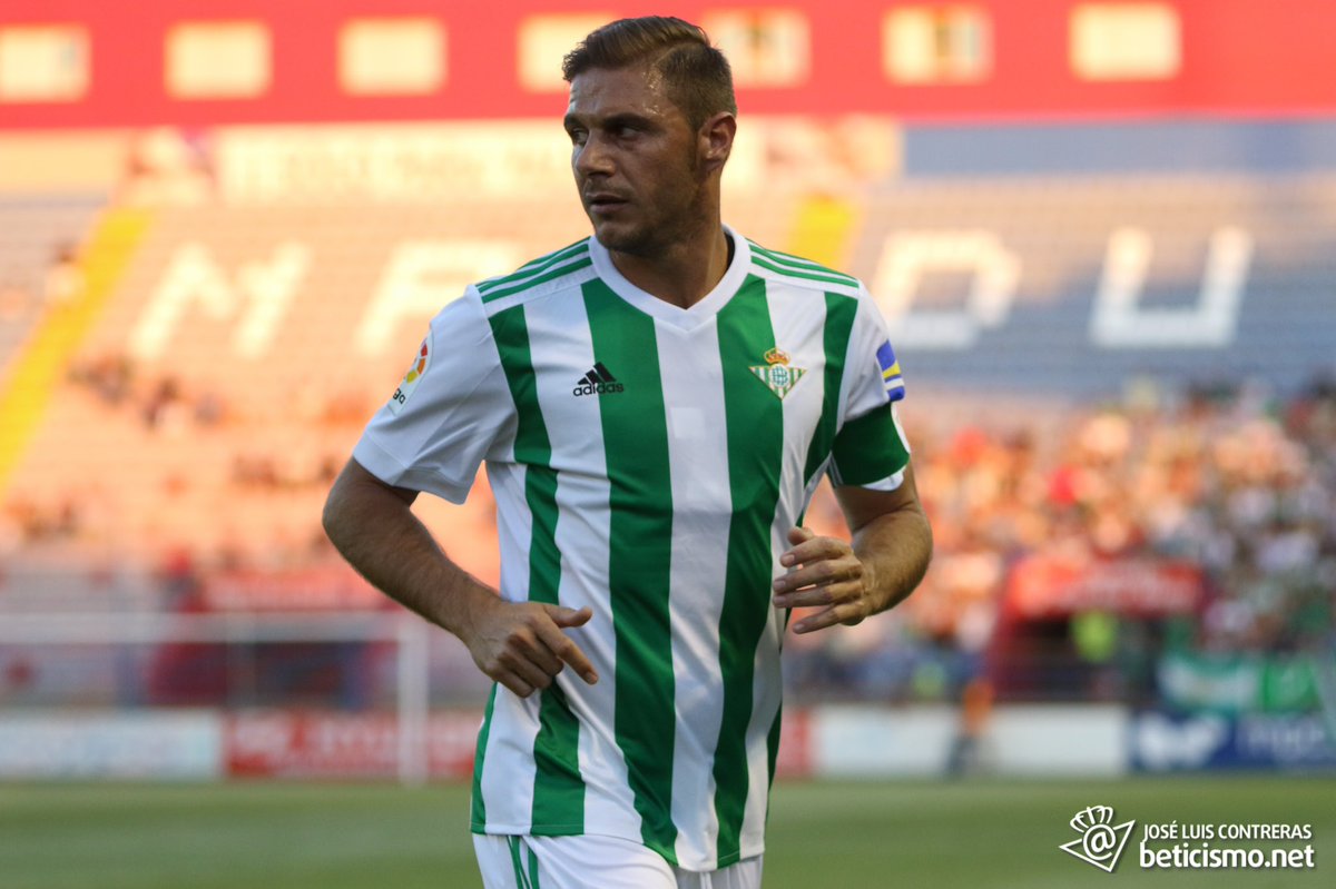 Beticismo's tweet photo. .@joaquinarte vs @RealSociedad:

68 minutos
78,4% en pases
5 despejes (!!)
4 duelos 
1 disparo a puerta
1 gol

Segunda juventud. https://t.co/MGGpDxzBRL