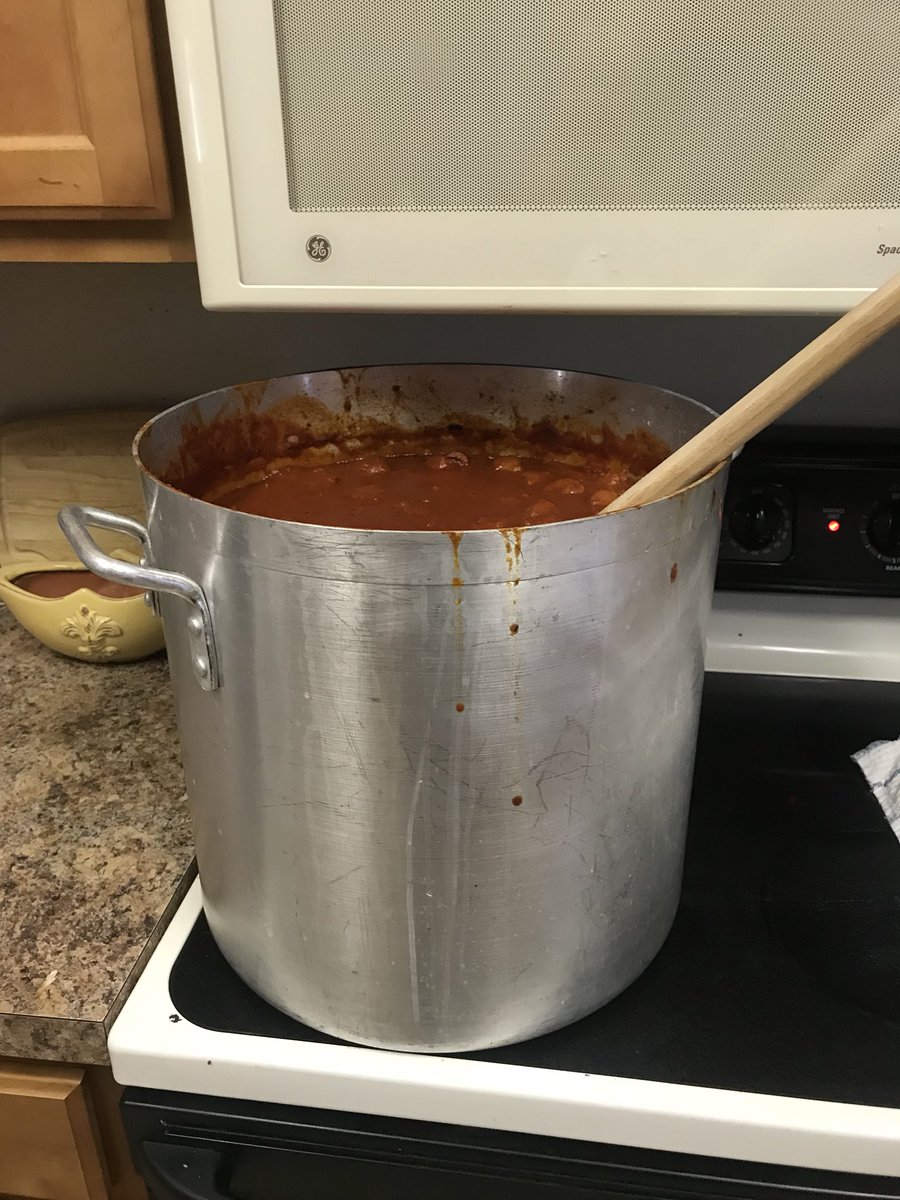 brookezukel's tweet photo. No one will ever understand how happy I am that @zackjandreau’s Dad made his spaghetti sauce. 😍😋 https://t.co/FkqVnQCT8N