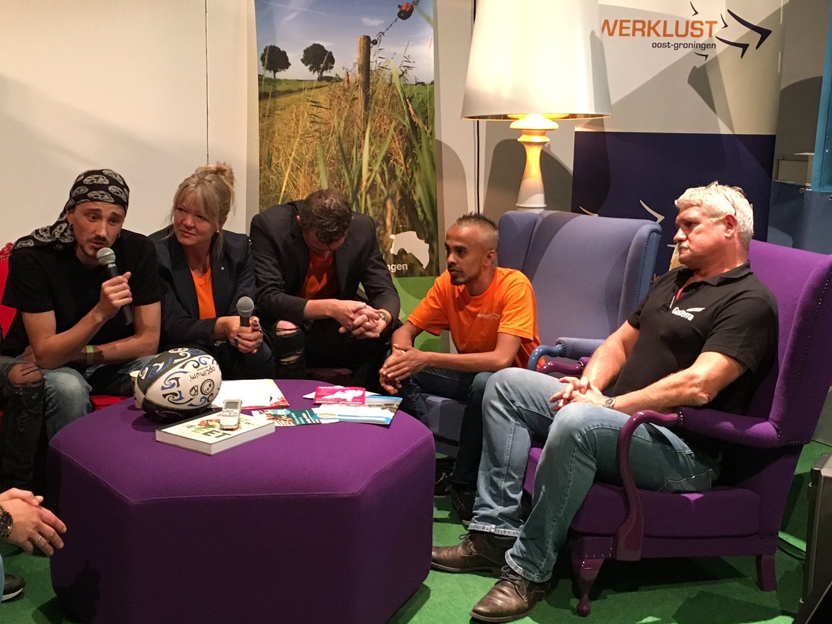 Laurakassandra's tweet photo. Talkshow met de jongens van de harde leerschool op #leefevent mooi om te horen wat er nu al veranderd is bij deze deelnemers #werklust https://t.co/2SuwiMotoN