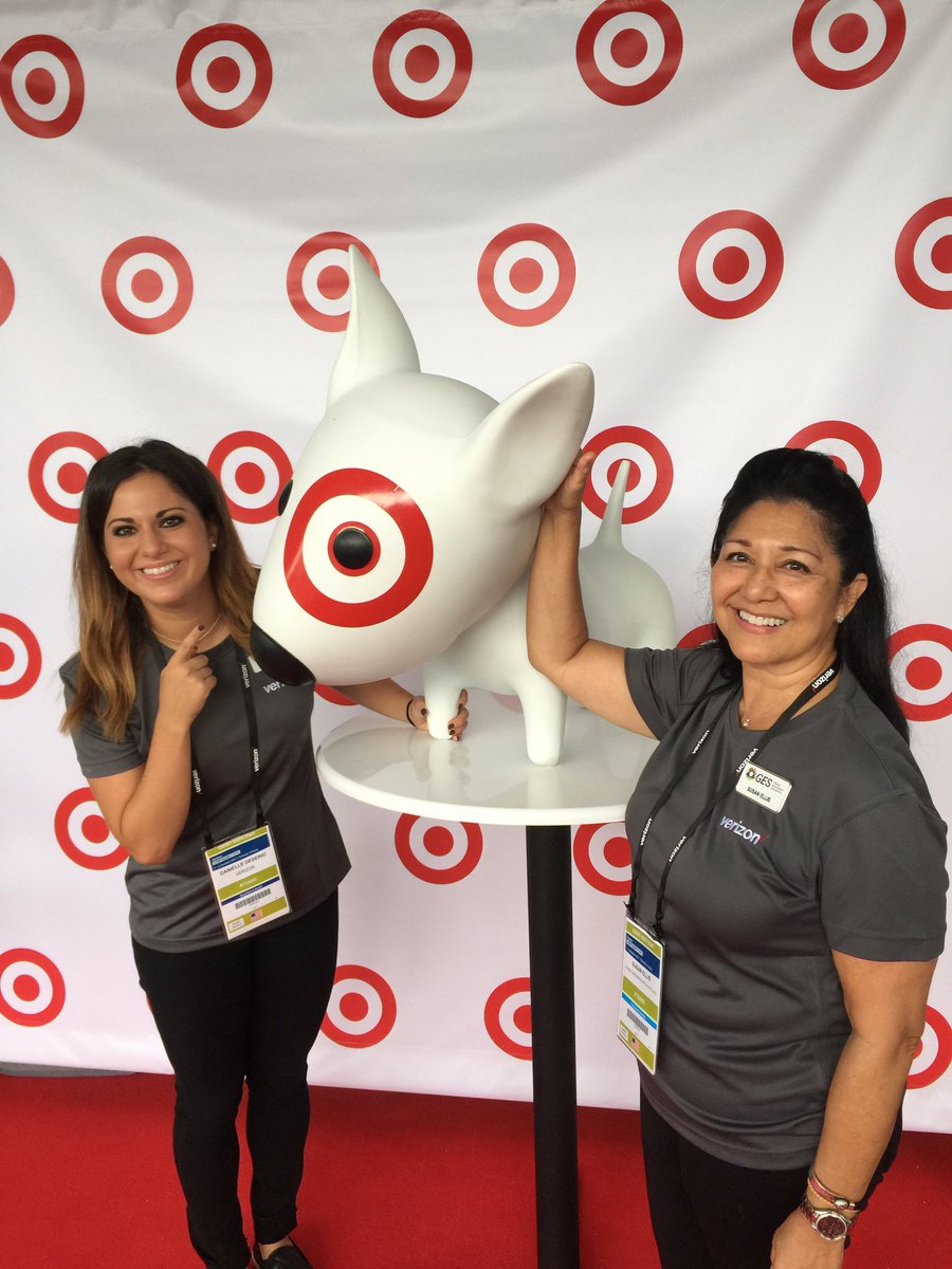Special <a href="/target/">Target</a> visitor at the Verizon Central Pavilion @Gartner_SYM #bullseye #GartnerSYM