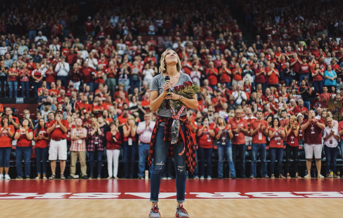 usavolleyball's tweet photo. Add #10 to the rafters. Congrats again @JordanLarson10! @Huskers #GBR #teamadidas #USAVwnt https://t.co/lBQjO2iXXc