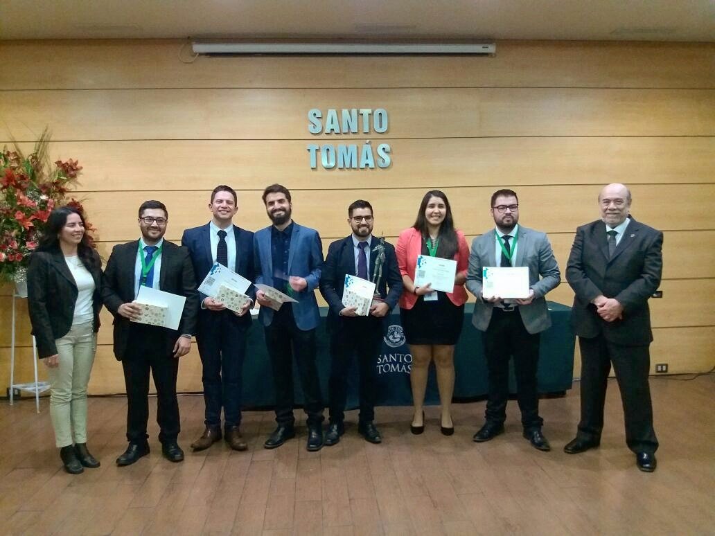 DerechoUST's tweet photo. 4 alumnos de nuestra Facultad forman parte del equipo campeón del 8vo Torneo Nacional de #DebatesUST ¡Felicidades! https://t.co/uw0MSkRnXk