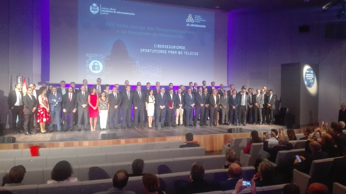 mamerinogil's tweet photo. Noite das Telecomunicacions en Galicia. Ambicioso proyecto de la nueva junta. Asociar y Colegiar a todos los ingenieros. @COIT_AEIT https://t.co/X3mqWLLDN4