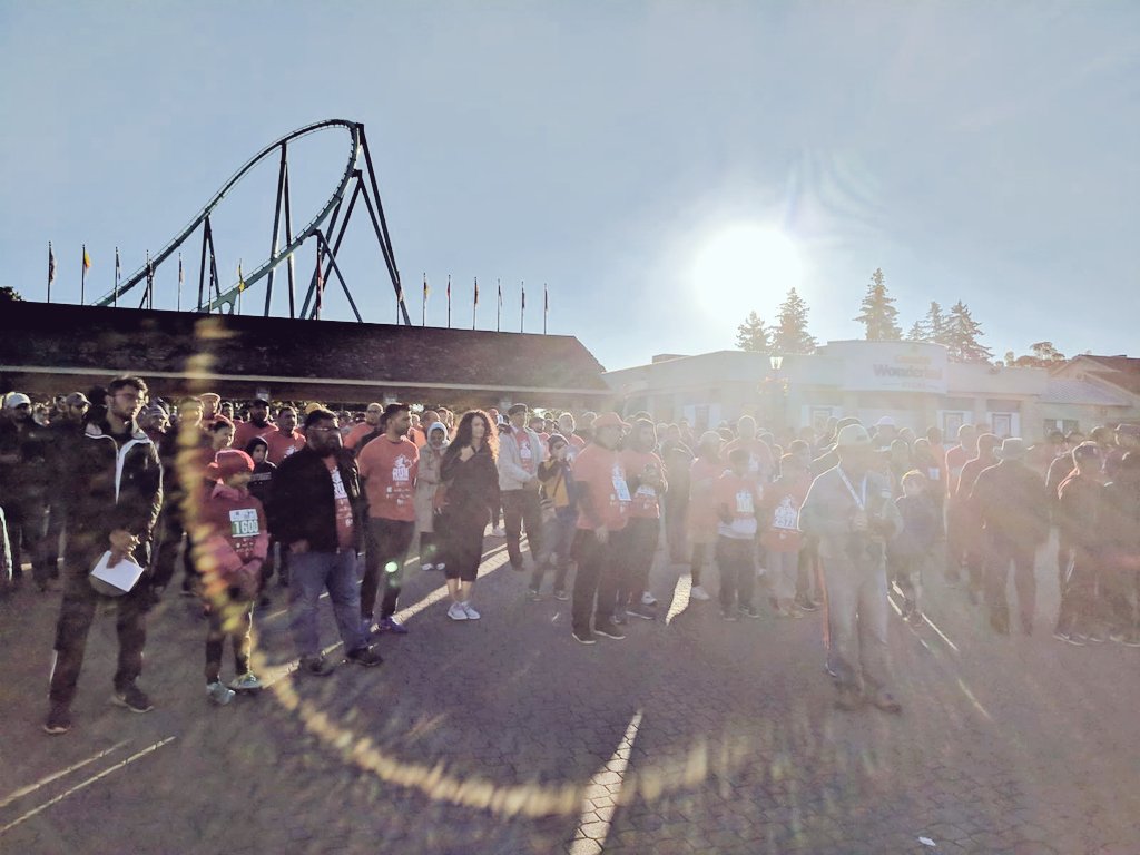 SafwanChoudhry's tweet photo. Runners from across Toronto are gathered at @WonderlandNews for the annual @RunForVaughan by @AhmadiyyaCanada fundraising for a new Hospital https://t.co/nZywjDKqNC