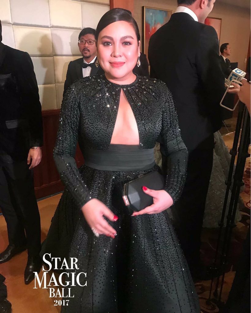 jm_glino's tweet photo. Grabe ang bilis pumayat ni Sharon.  #StarMagic2017 https://t.co/Dl3vLX9UKV