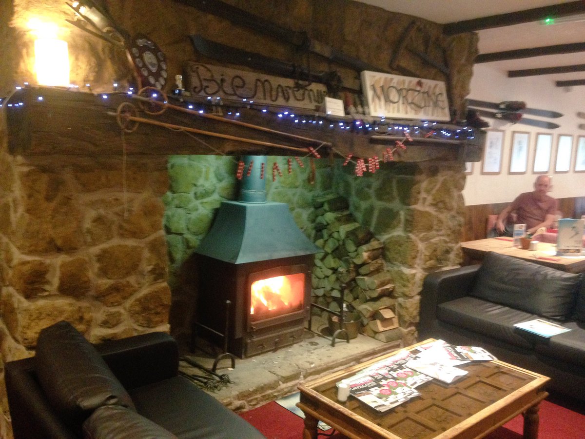 JeremysFoodTour's tweet photo. A cosy trip to The Alpine Restaurant, Melton Mowbray, Leicester! #AlpineBar #Leicester #JeremysFoodTour https://t.co/jGOZkjYLAc