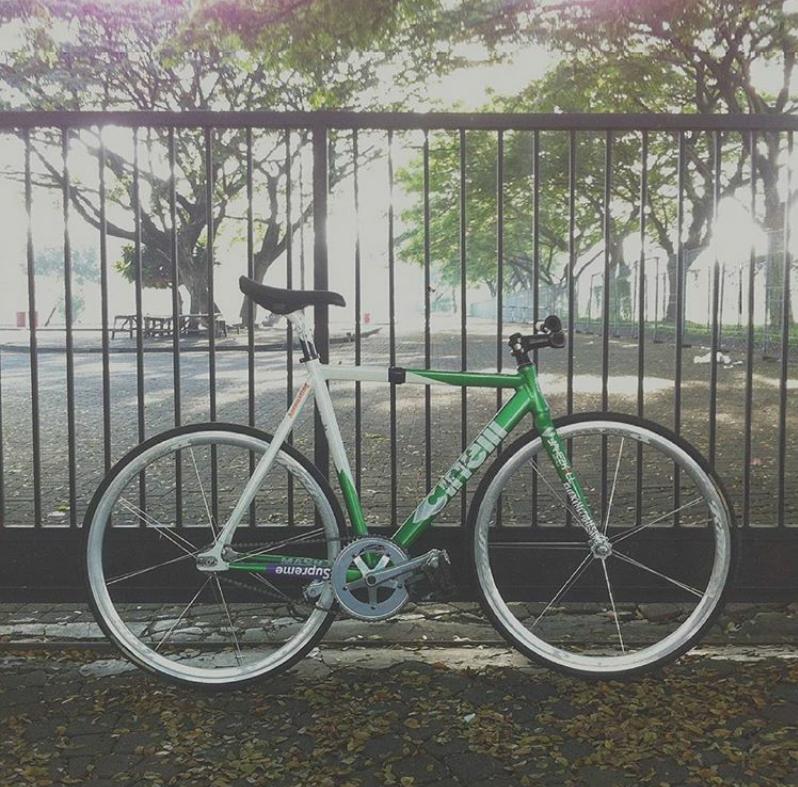ramadhan_hansel's tweet photo. Wts rolf prima ptown only rear goodcond line : khalidsatrio_ @CyclistSupply @AlcatrazTrack @WMSwestbike #fnfjb https://t.co/ajtnBoWugL