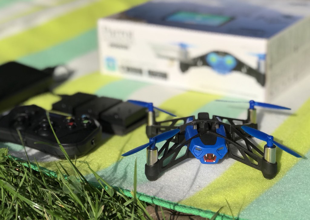 xab83's tweet photo. Sunshine &amp; Dronetime!!! @Parrot #RollingSpider + @SteelSeries #Stratus + @AnkerOfficial #PowerCore2  
#outdoor #fun #geeklife https://t.co/ZgDqCy5INt