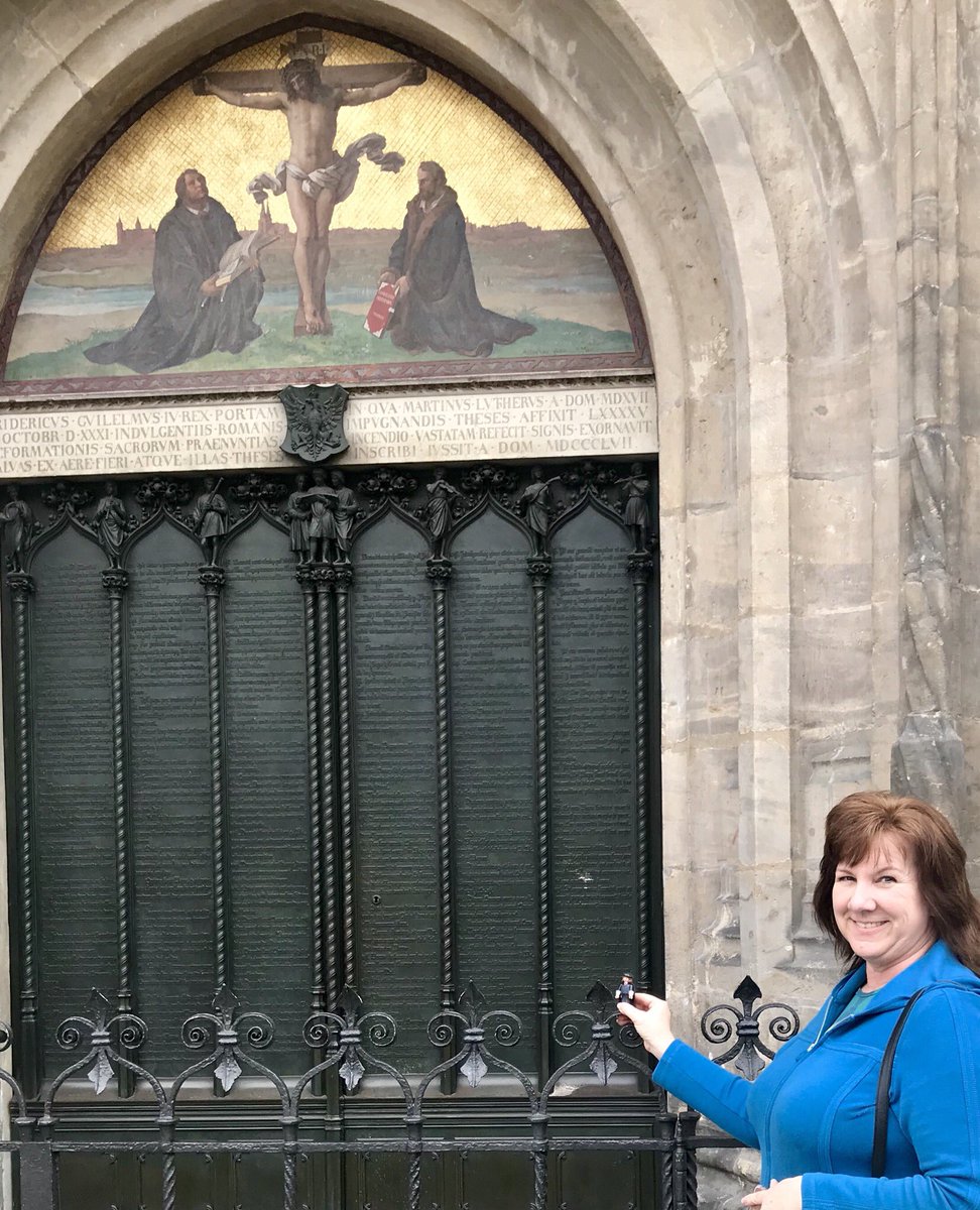 tlc4261's tweet image. Luther has returned to the Castle Church Doors! #reformation500
