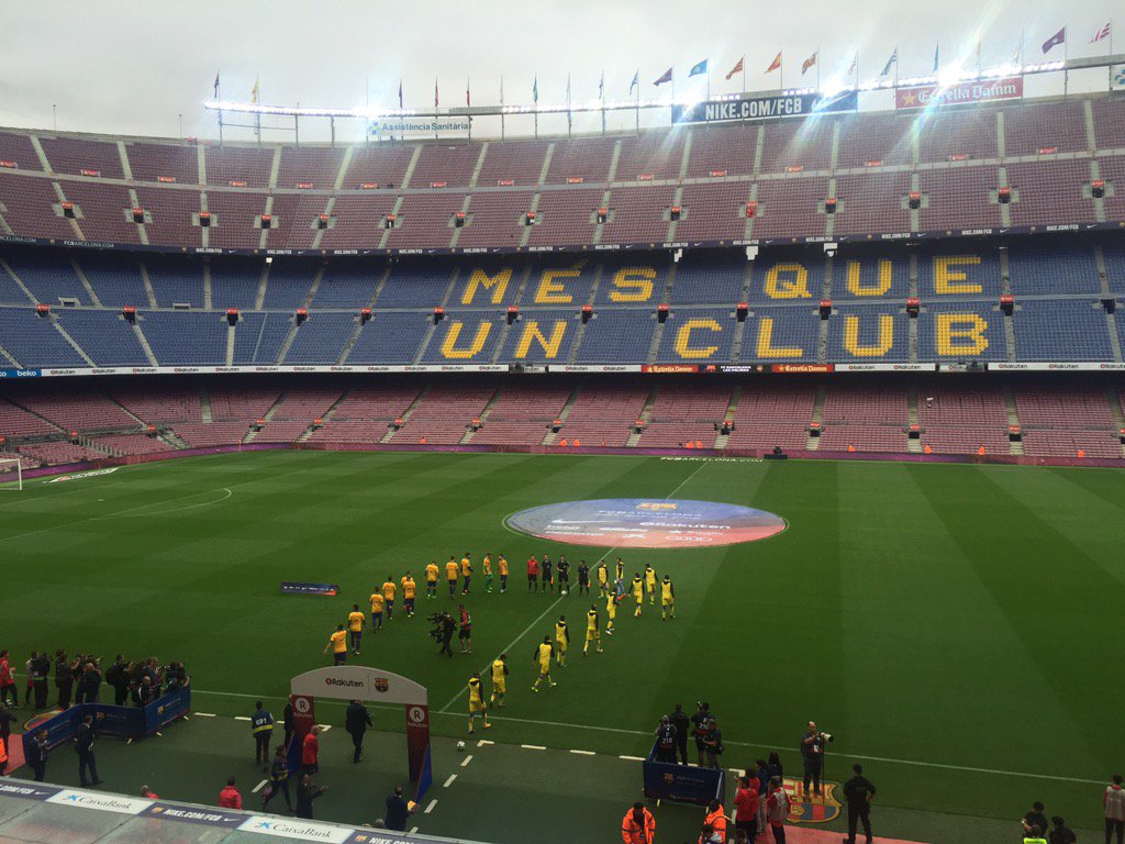 sidlowe's tweet photo. Barcelona's anthem blares, teams come out https://t.co/6jCeqWPXsJ