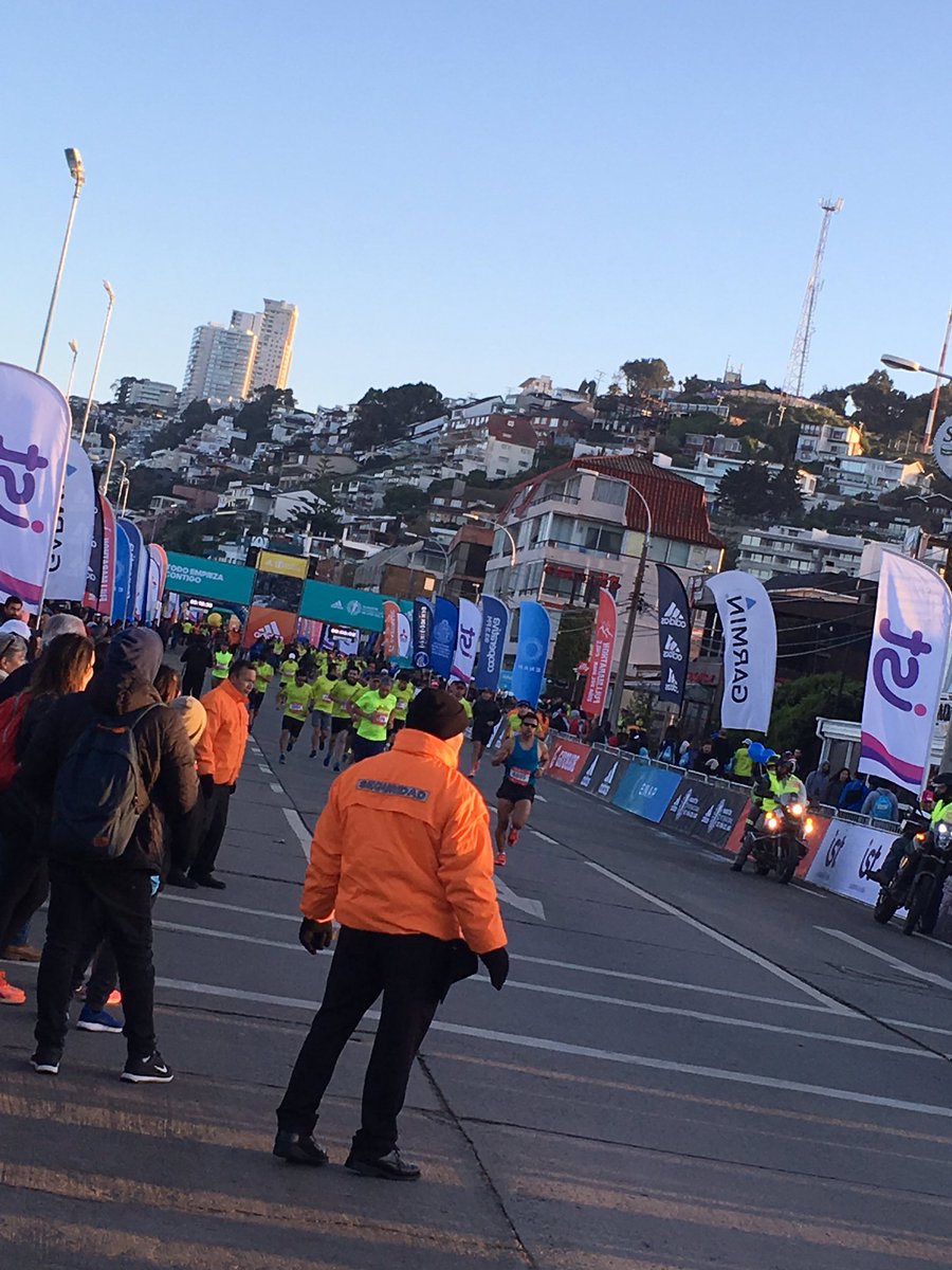 RunningAcademy_'s tweet photo. En #RunningAcademy lo dimos todo en el @maratonvina Felicitaciones a nuestros alumnos!! 👍🏼😅🏃🏻🏃🏻‍♀️🏃🏻🏃🏻‍♀️🏃🏻🏃🏻‍♀️🏃🏻🎉🎉🎉🎉🇨🇱 https://t.co/0ofyRExxM5