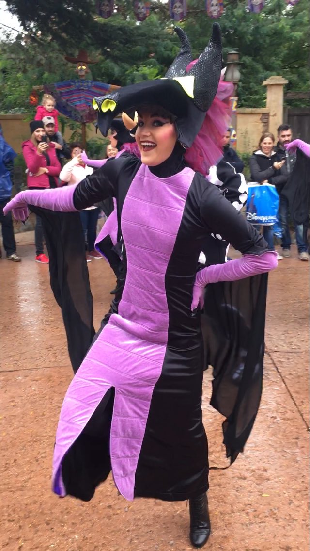 Loved being able to watch <a href="/Seedtime17/">Seedtime'17</a> 's <a href="/HarrietDBarnes/">Daisy Banks</a> do her thing today❤️👻