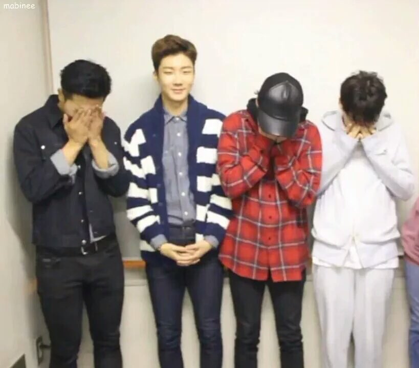 ss_hoony's tweet photo. 오빠... 여전하네....^^ https://t.co/I3L1r9TTsg