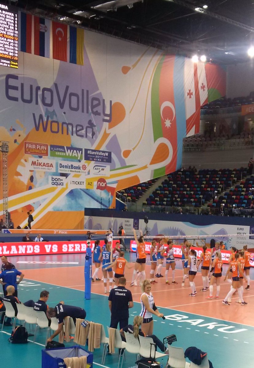 armando__carlo's tweet photo. Team Netherland ready for the Gold Medal match
@infrontsports
@Volleybaldames
@CEVEuroVolley
#EuroVolleyW https://t.co/JF3QlgiqW8