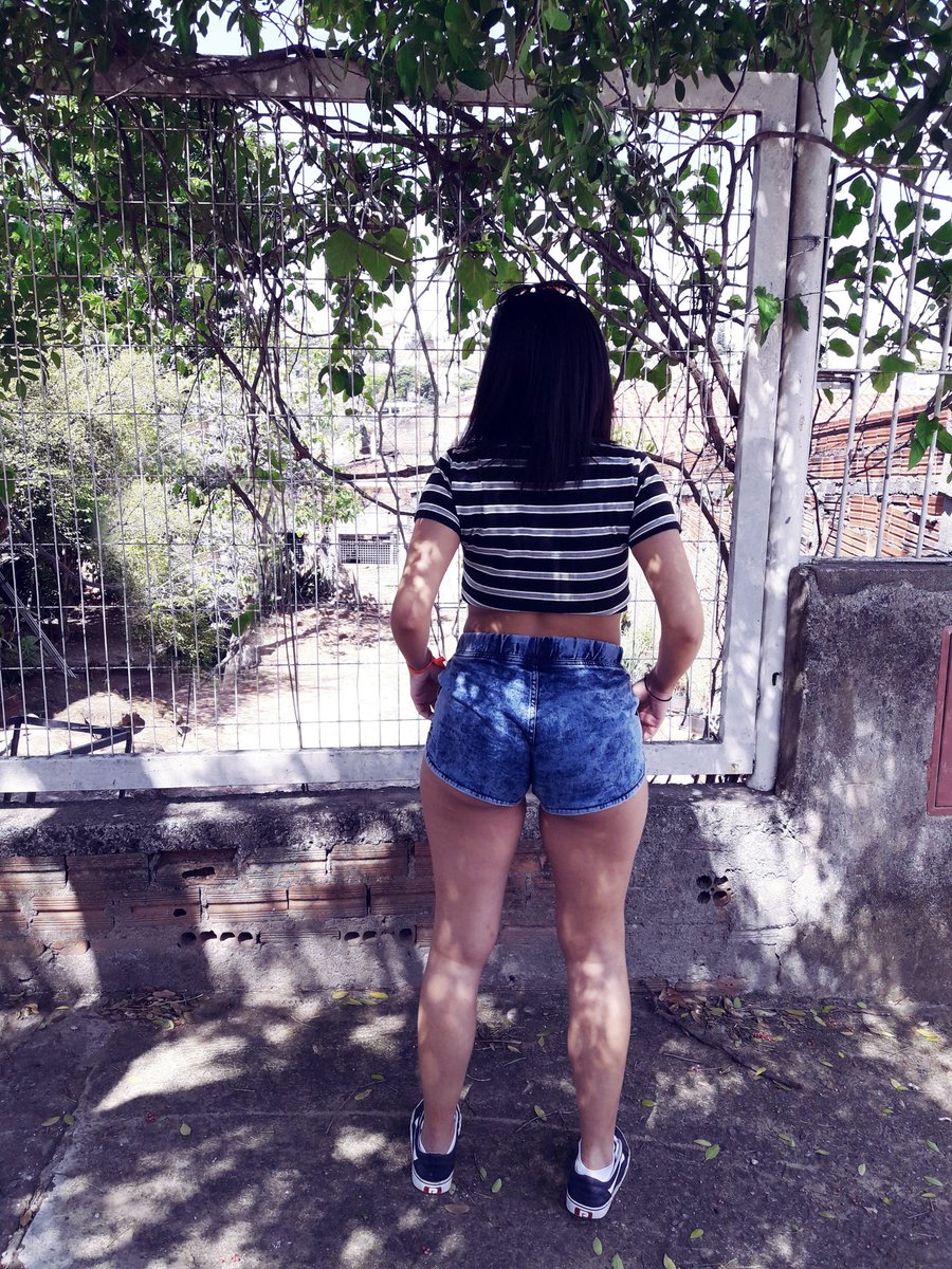 019_aly's tweet photo. só tenho pernas, fé +2 https://t.co/T3WQRZDFOg