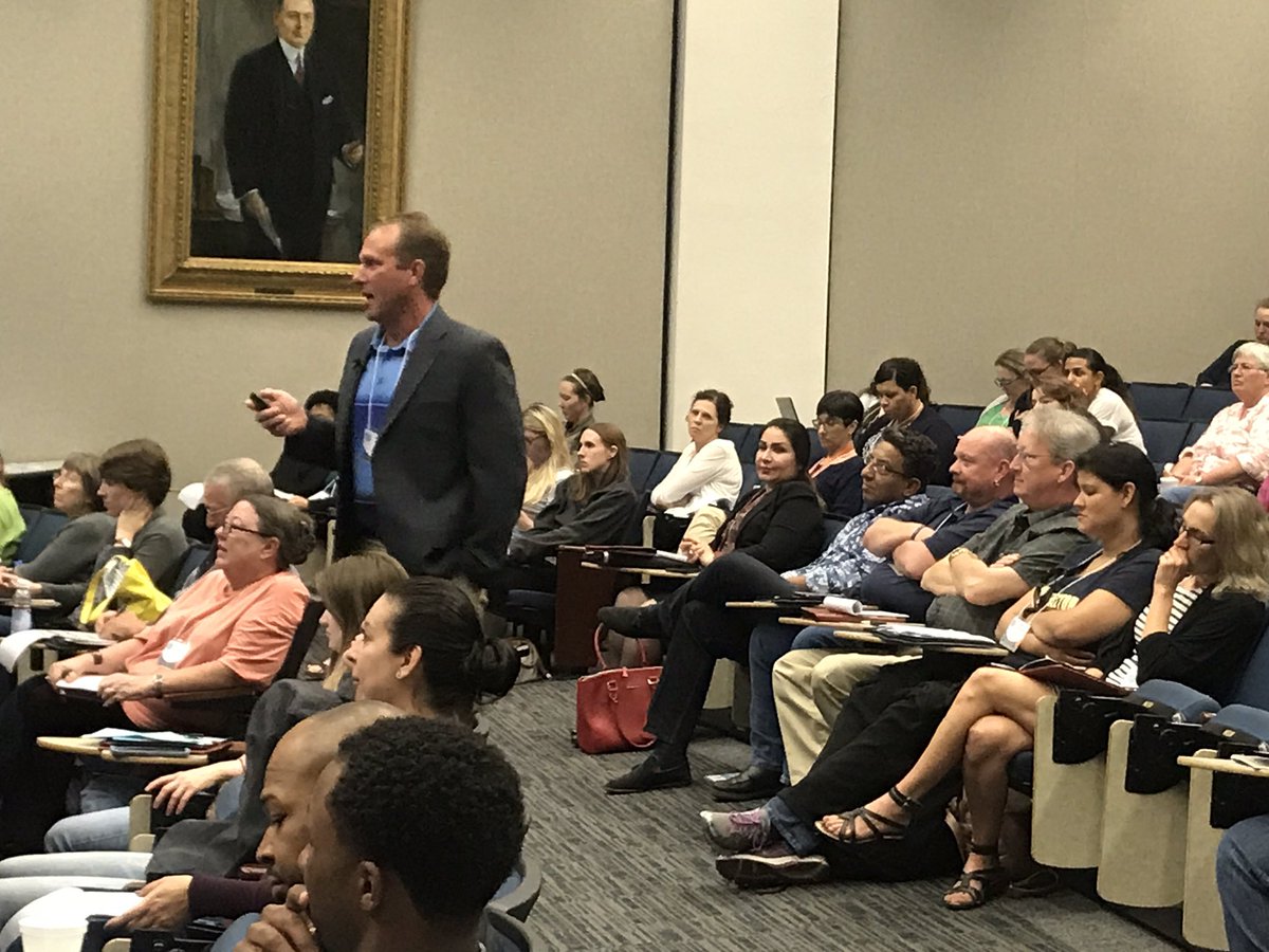 hcphtx's tweet photo. "How we improve people's living habits through Social,cultural and physical environment change?" Great speech w/Dir.Schaffer. #OneHealth2016 https://t.co/43GAukPW4Y