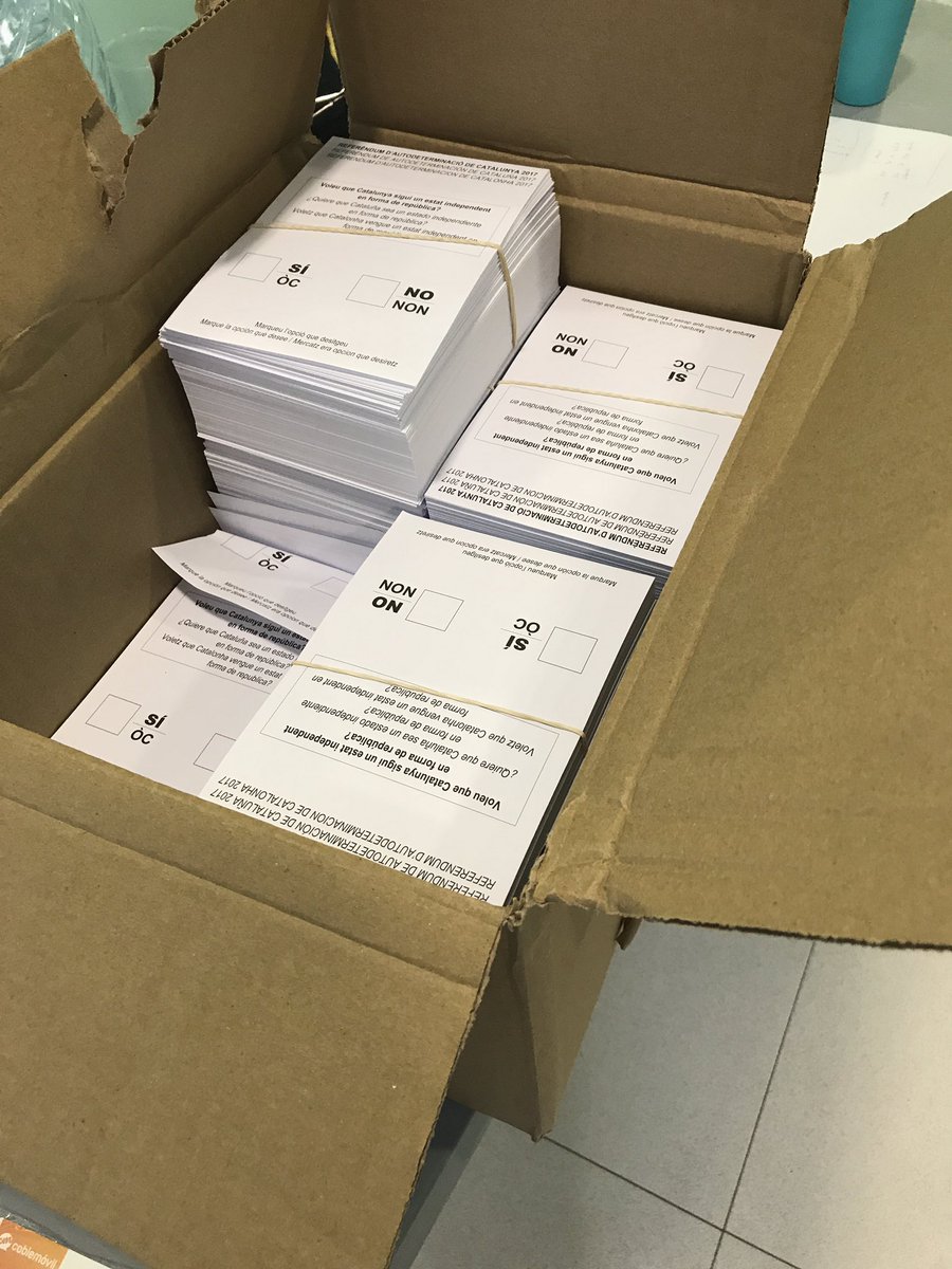 CEM_Olot's tweet photo. Resultats de l'escrutini #referendum d'autodeterminació de Catalunya a #Olot:12.133 sí 95,36%, 400 no 3,14%, 55 nuls 0,43%, 136 blancs 1,07% https://t.co/W7uKWwyA3F