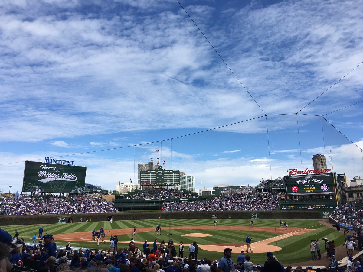 latinaggie's tweet photo. Best part of Chicago trip w/ @DrAngelicaTello...Cubs baseball. #CHItrip'17 https://t.co/axzsbGfgc4