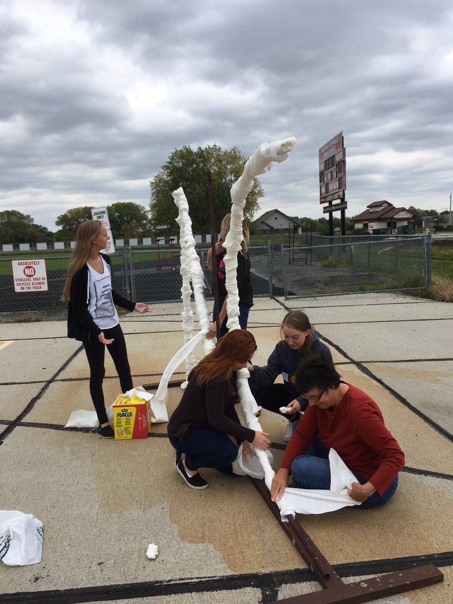 CheerNchs's tweet photo. Your @CheerNchs are preparing the NC to burn after powderpuff tonight! @NCRedZone https://t.co/J2c5we5cs1