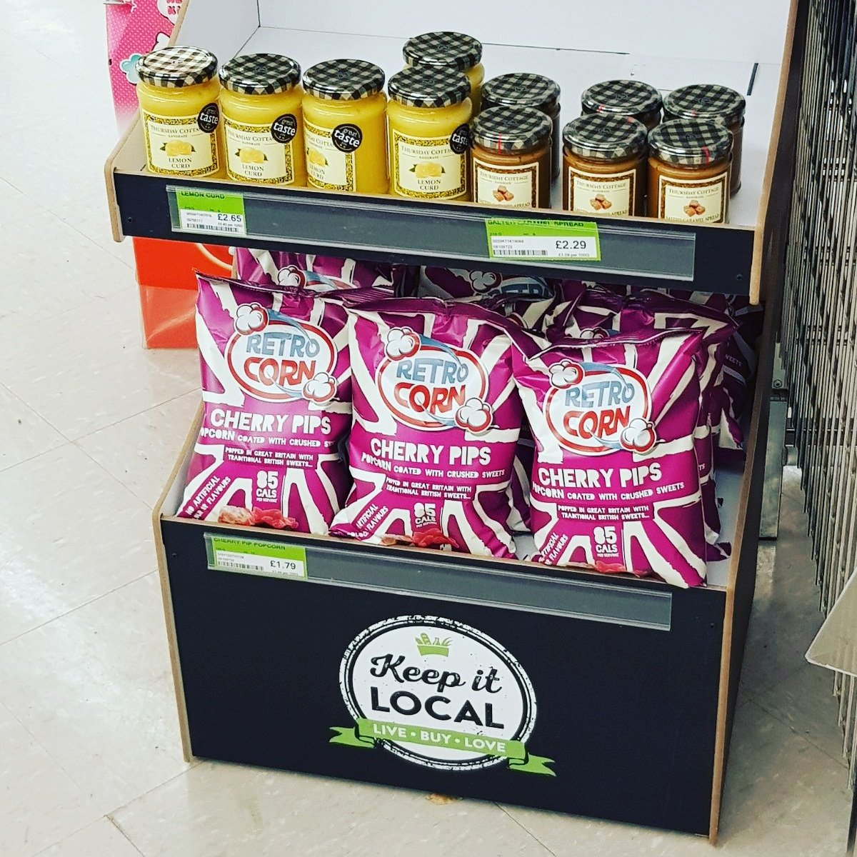 Retrocorn_'s tweet photo. #Retrocorn #sharing bags of #cherrypips now available in 50 stores @EoECoop #popcorn #crushedsweets #natural #vegan #glutenfree https://t.co/0EesxX7mhQ