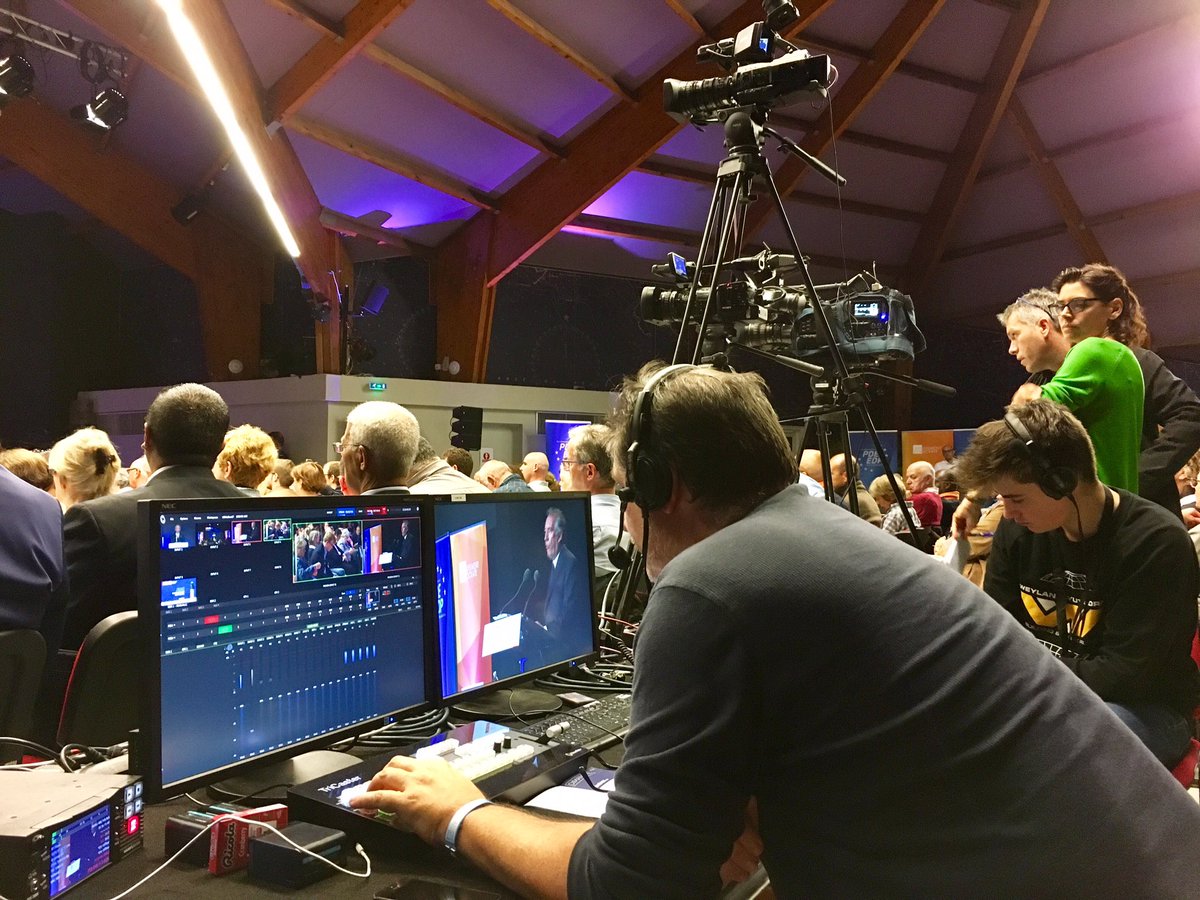 daniele_noel's tweet photo. Merci aux organisateurs, participants, militants, JDem, à la fédé bretonne, à tous ceux qui nous ont faire vivre une belle #UR2017 @MoDem ! https://t.co/B8oIsQCJNU