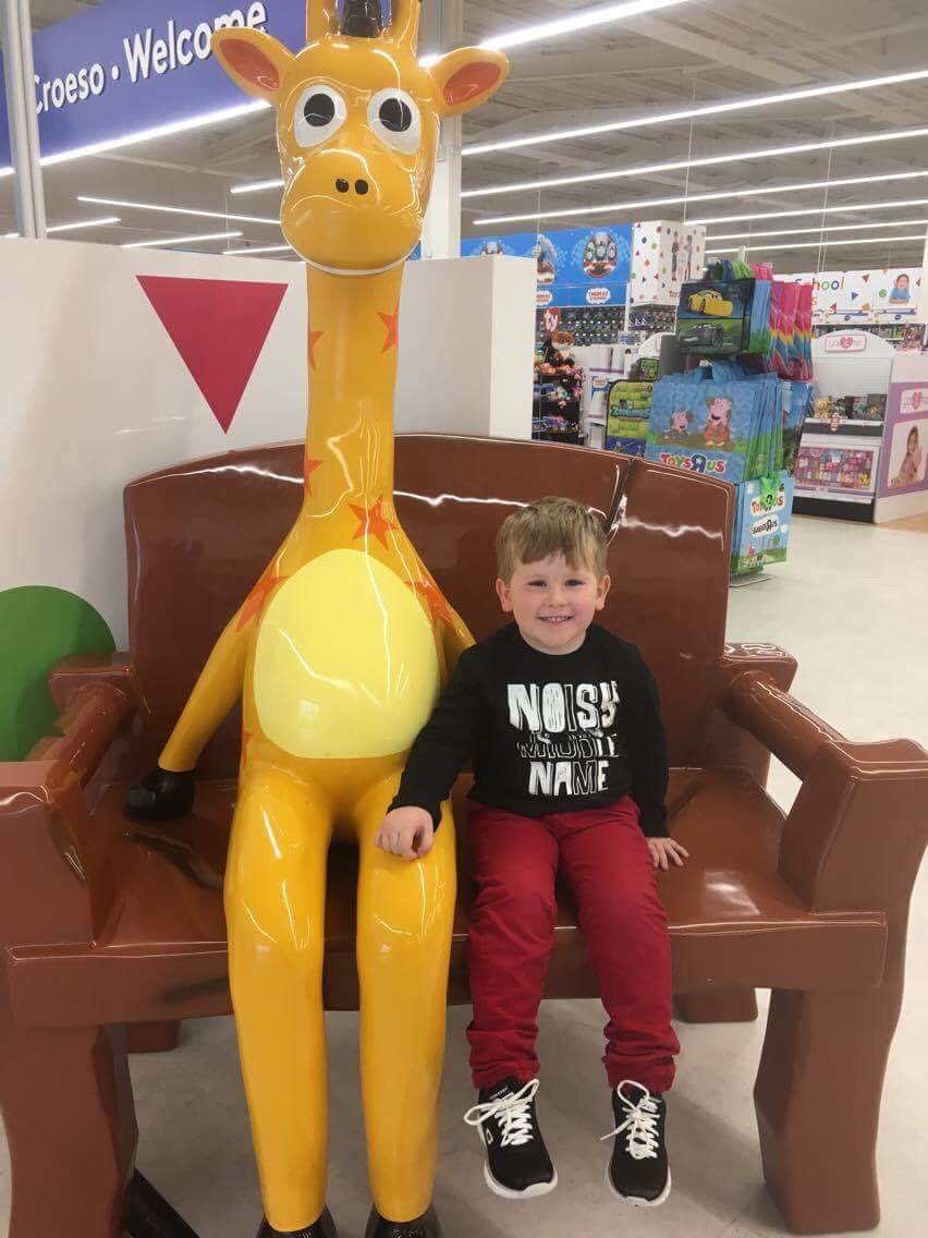 smithymanderz's tweet photo. Birthday shopping with this gorgeous boy! #nearlyfour #bigboynow #lego #blaze @ToysRUs https://t.co/wk3OLeYr7b