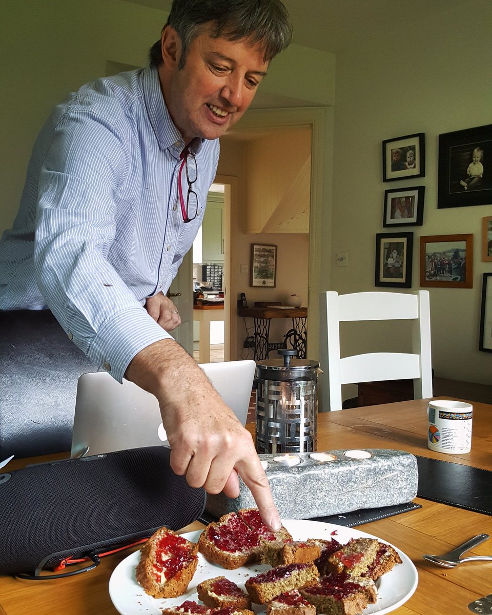 Bibliocook's tweet photo. Impeccable #HearSay17 host Diarmuid (my former science teacher!) at the start of inspiring @dearlucy Potluck. Great #foodandsound event https://t.co/tBRyrz2B7F