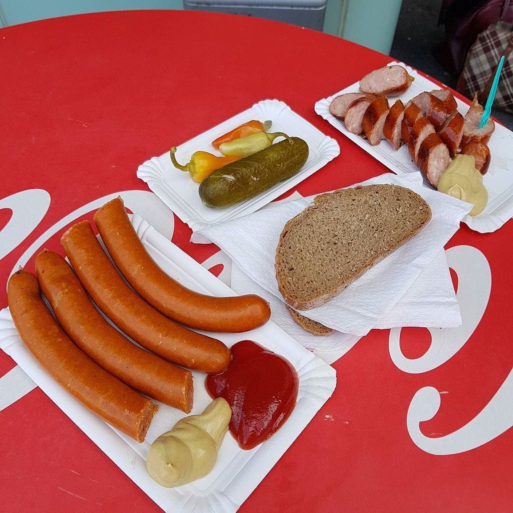 dasjo's tweet photo. #vienna #goodbye menu #drupalcon #schnitzelcon #käsekrainer #debreziner https://t.co/O3usUiDGE9 https://t.co/ZifLV1XgmD