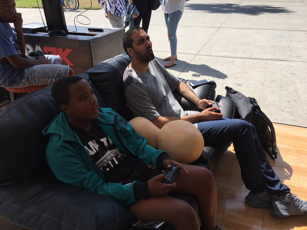 DewNBA3X's tweet photo. .@Ronnie2K is in the 🏠 https://t.co/obGaSAKe8G
