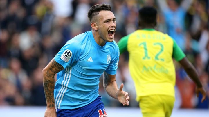 OM_Officiel's tweet photo. 43' OCAMPOOOOOOS inscrit le troisième but olympien !!! Il reprend de la tête un ballon sorti par Cardinale
 
#OGCNOM 2⃣-3️⃣ https://t.co/GZojGyFS3y