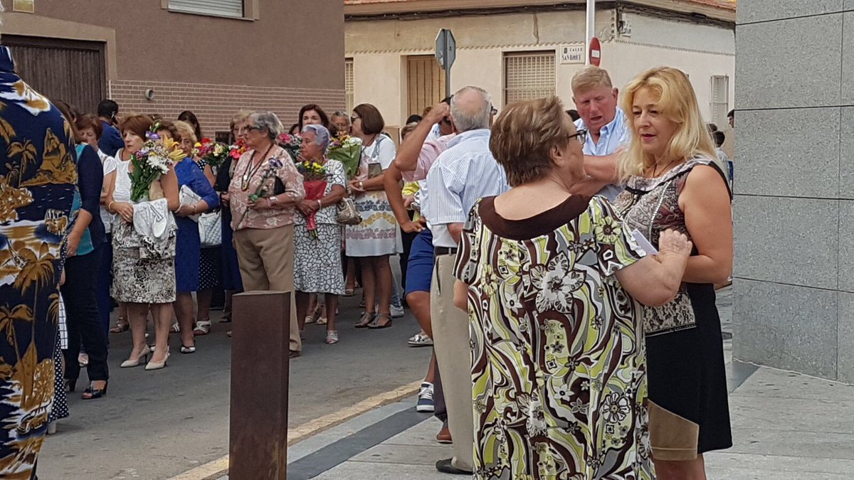 Pilar_Magan's tweet photo. Hoy asistí a las fiestas patronales de #LaMata 
Ofrenda floral y misa en honor a la Virgen del Rosario https://t.co/P6xrZw3sFG