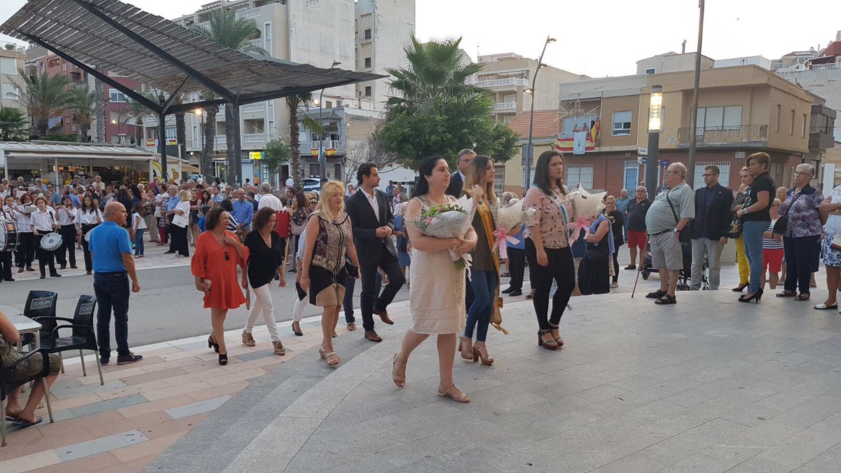 Pilar_Magan's tweet photo. Hoy asistí a las fiestas patronales de #LaMata 
Ofrenda floral y misa en honor a la Virgen del Rosario https://t.co/P6xrZw3sFG