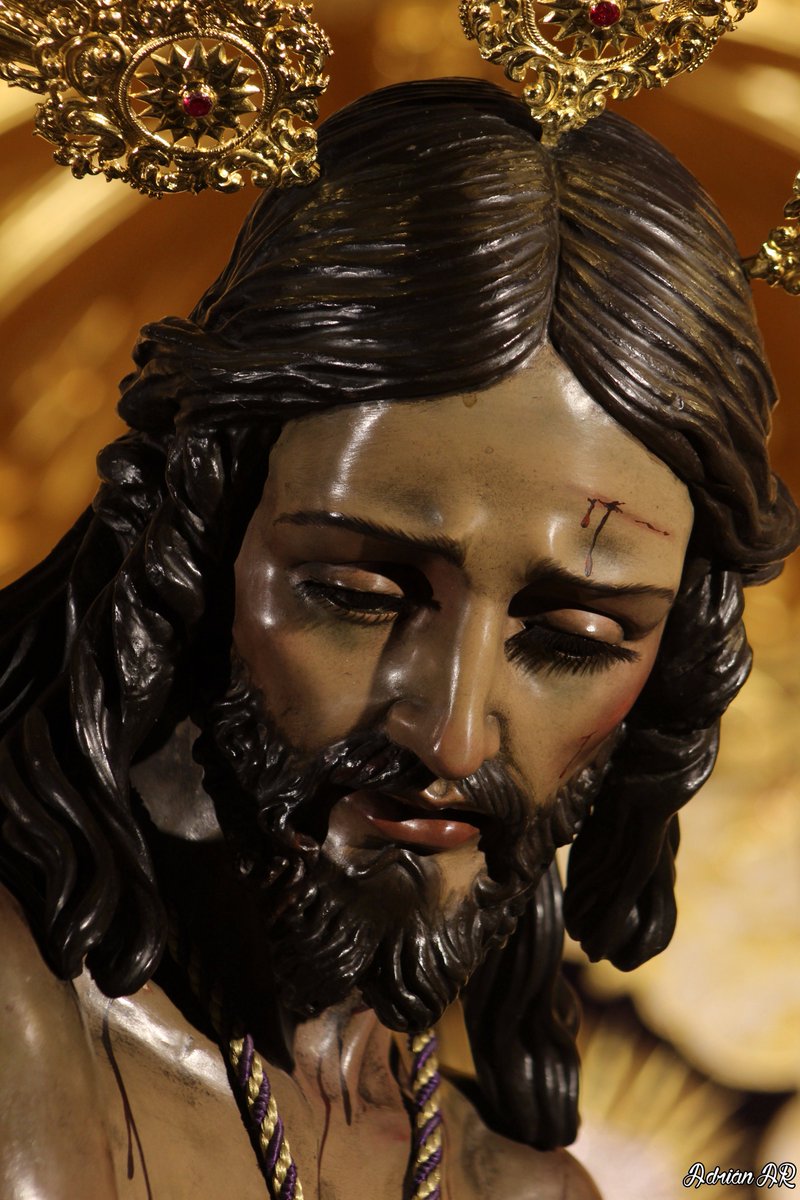 Besapiés Extraordinario a Ntro Padre Jesús de la Columna por su 75 aniversario <a href="/HdaddelaColumna/">Hermandad de la Columna</a> <a href="/GJColumnadelaO/">GJ Columna De La O</a> #CofradíasMLG (1/2)