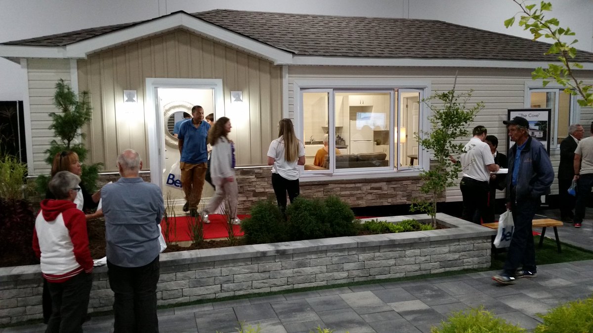 CHoOttawa's tweet photo. Just about and hour left to get a tour of all 3 model homes - and don't forget there's an @OttawaHomeShow  only discount! https://t.co/qaAOJ8BHPc
