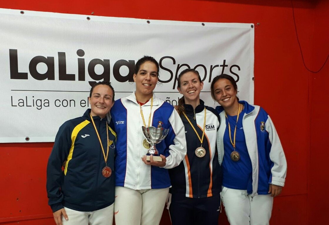 deportesleganes's tweet photo. Enhorabuena! Sablistas @EsgrimaLeganes @sanmarcosg ORO y @Celiaacaa BRONCE en #TNR2018 #Esgrima senior y 1@s🏅 x equipos Liga Ncnal d Clubes https://t.co/np3NcbaUPB