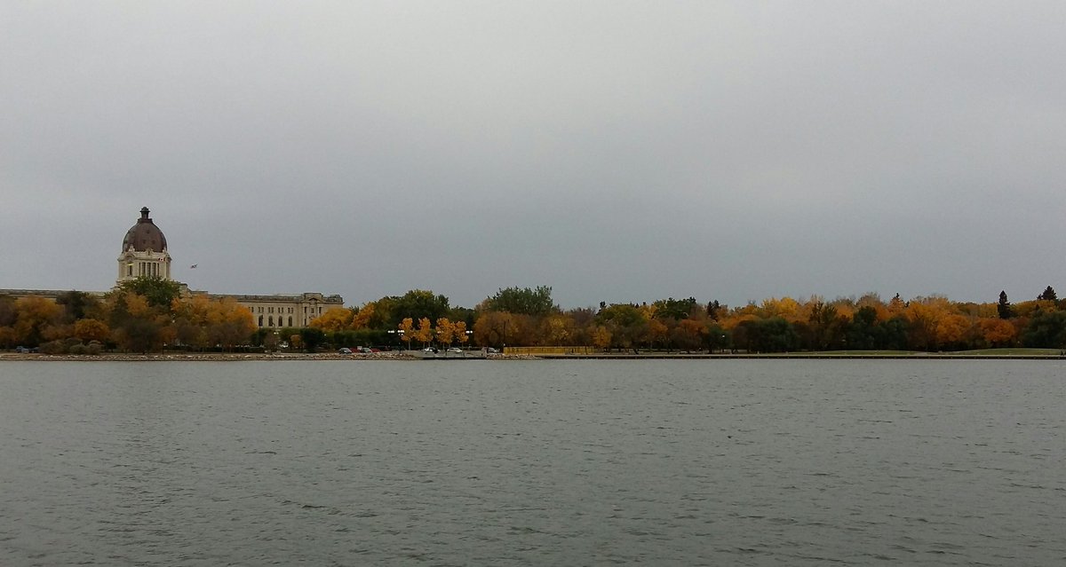 WendyT003's tweet photo. It's a chilly day for a walk in the park with @Crazycat161 but @WascanaCentre looks so pretty dressed in #FallColours #wca150 #Canada150 https://t.co/ZMGc08giWj